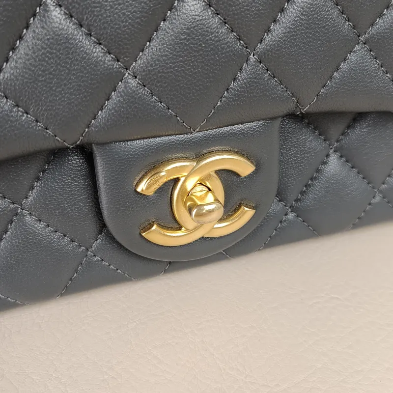 Chanel Crossbody Bag25b c mini Grey Lambskin mini20 × 6 × 12 cm — detail view 10 of 14