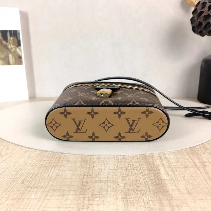 Louis Vuitton Shoulder Bag VANITY Cosmetic Bag Monogram PVC Small19 × 11 × 13 cm — cover view 2 of 6