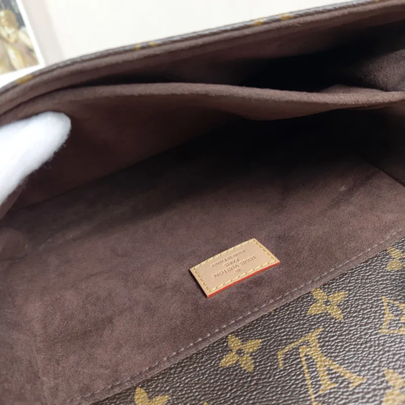 Louis Vuitton Crossbody Bag Pochette Métis Monogram PVC Medium25 × 7 × 19 cm — detail view 4 of 12