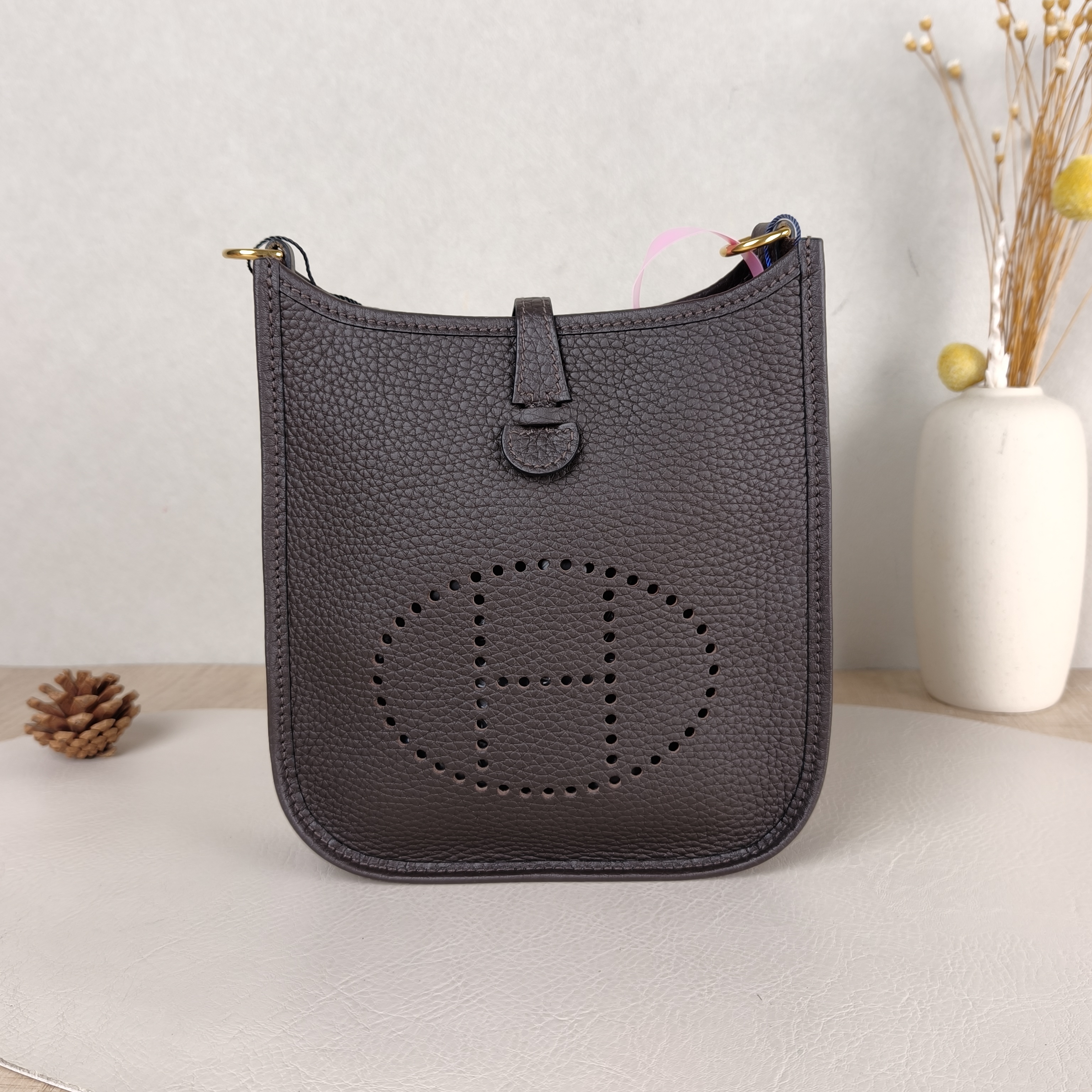 Hermès Crossbody Bag Evelyne Mini 16 Mini 16 Taurillon Clemence TC Calfskinmini17 × 5.5 × 18 cm
