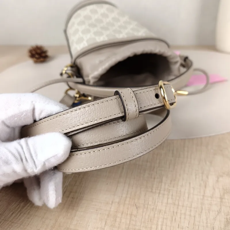GUCCI Crossbody Bagophidia GG Bucket Bag White Monogram PV Cmini11.5 × 8 × 20 cm — detail view 9 of 11