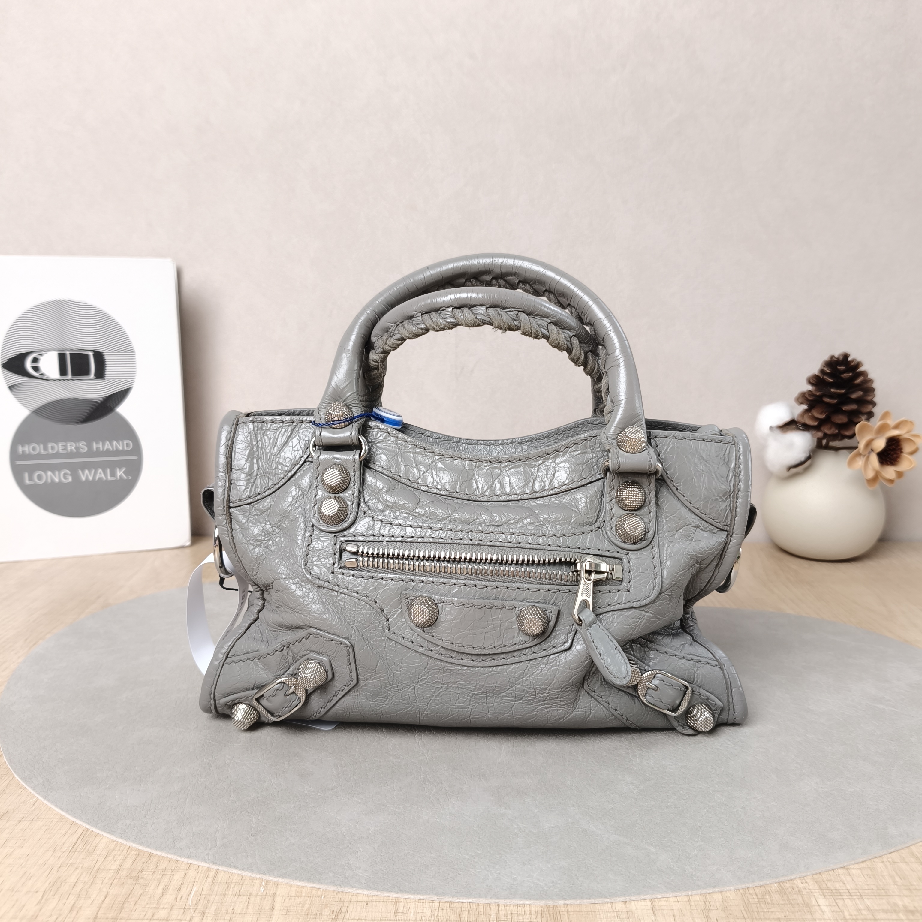BALENCIAGA Crossbody Bag Classic City Grey Lambskinmini24 × 10 × 16 cm