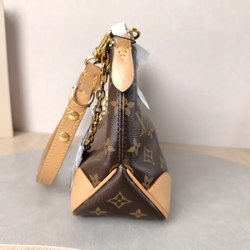 Louis Vuitton Crossbody Bag Boulogne PVC Small 26 × 9.5 × 16 cm — detail view 4 of 11