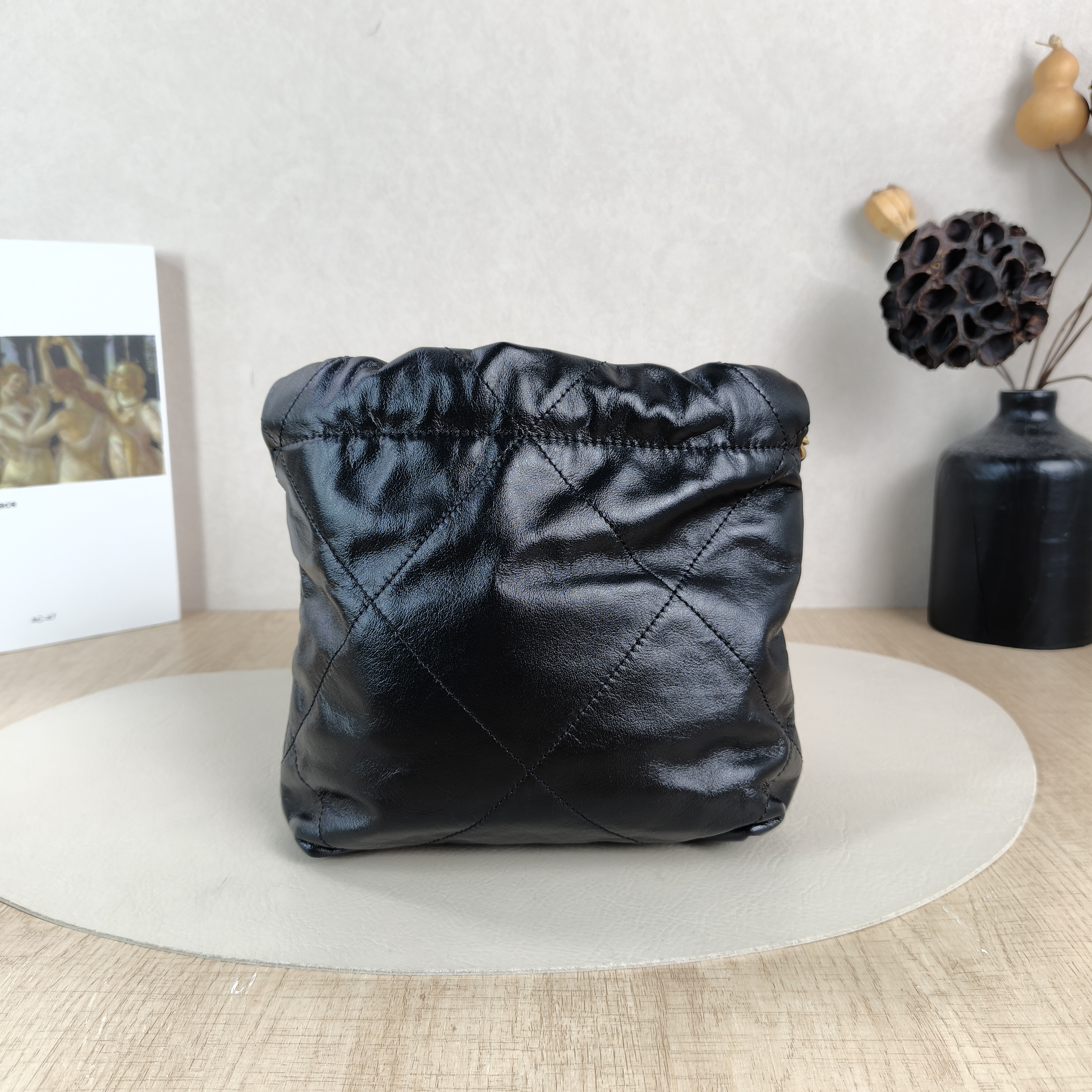 Chanel Shoulder Bag22Bag Black CC alfskinmini20 × 6 × 19 cm — cover view 2 of 6