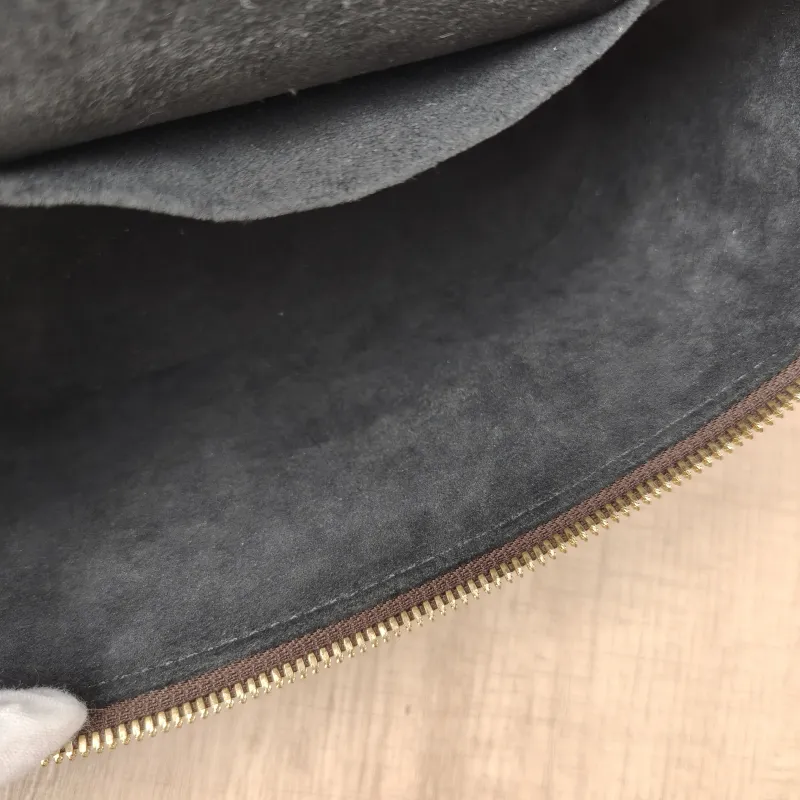 Louis Vuitton Shoulder Bag VANITY Cosmetic Bag Monogram PVC Small19 × 11 × 13 cm — detail view 16 of 17