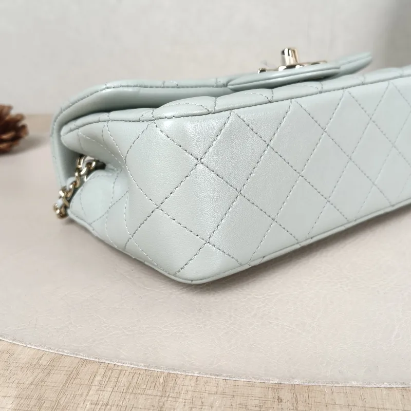 Chanel Crossbody Bag Classic Flap Large Mini CF Mini Green Lambskin C mini 20 × 6 × 12 cm — detail view 1 of 15