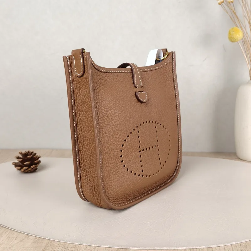 Hermès Crossbody Bag Evelyne Mini 16 Mini 16 Taurillon Clemence TC Calfskin Mini 17 × 5.5 × 18 cm W — cover view 3 of 5