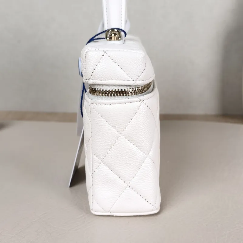 Chanel Crossbody Bag lp Box Bag Top Handle Crossbody Bag White Grained Calfskin 19.5 × 5 × 11 cm — detail view 11 of 15