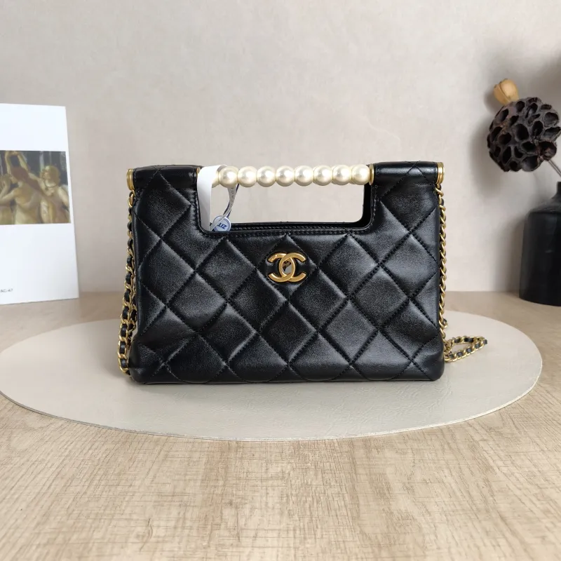 Chanel Crossbody Bag25p Pearl Crossbody Bag Black Lambskin Medium24 × 8 × 17 cm