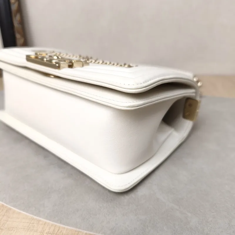 Chanel Crossbody Bag Le Boy​ Edition White Calfskin Small20.5 × 8.5 × 12 cm — detail view 18 of 19