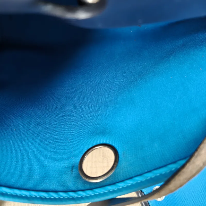 Hermès Crossbody Bag Herbag 31B3 Canvas Medium30.5 × 11 × 25.5 cm — detail view 8 of 18