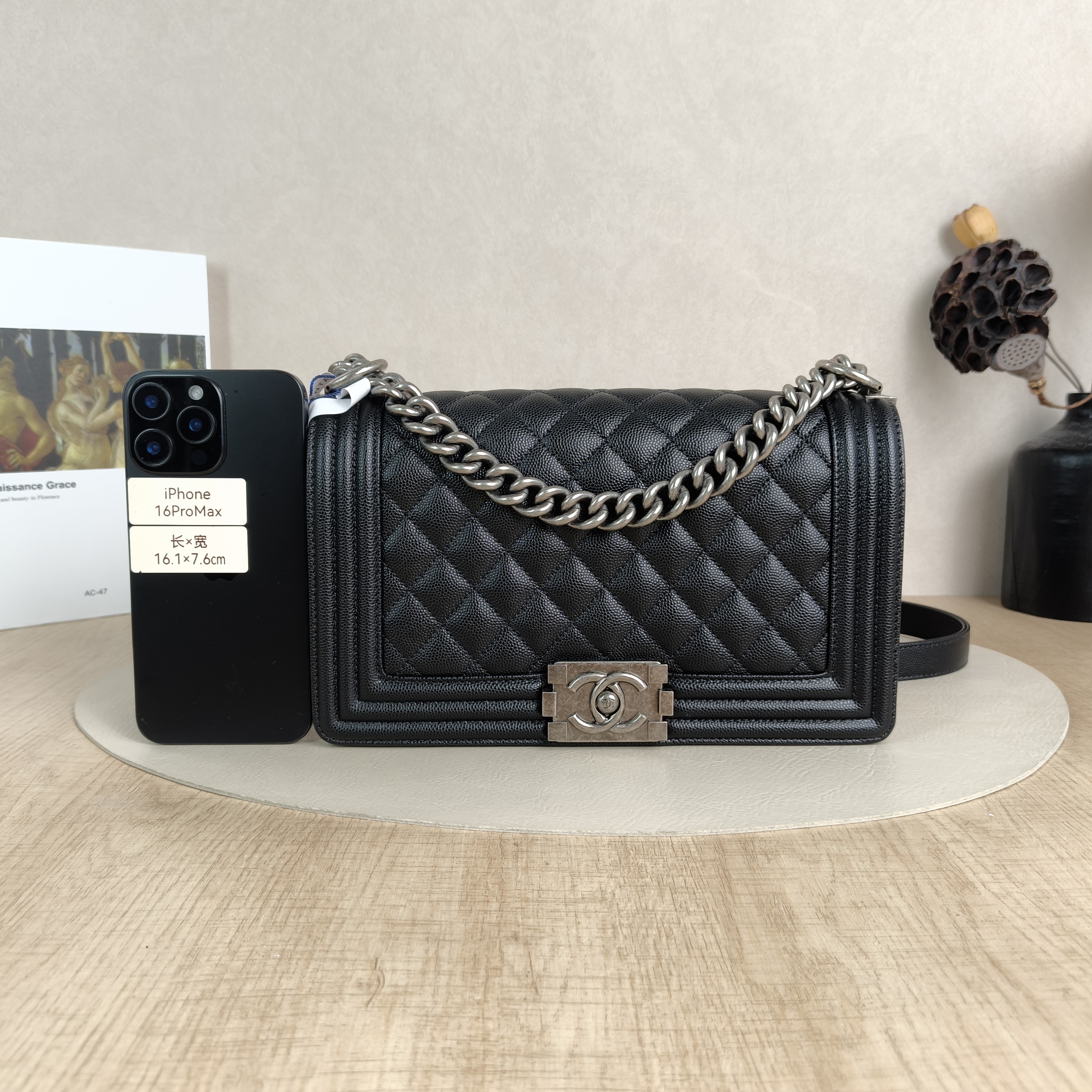 Chanel Crossbody Bag Le BoyBlack Grained Calfskin Medium25 × 9 × 15 cm — cover view 4 of 6
