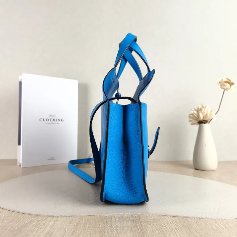 Hermès Shoulder Bag Halzan 25 Evercolor Calfskin Small 25 × 8 × 17 cm B — detail view 5 of 12