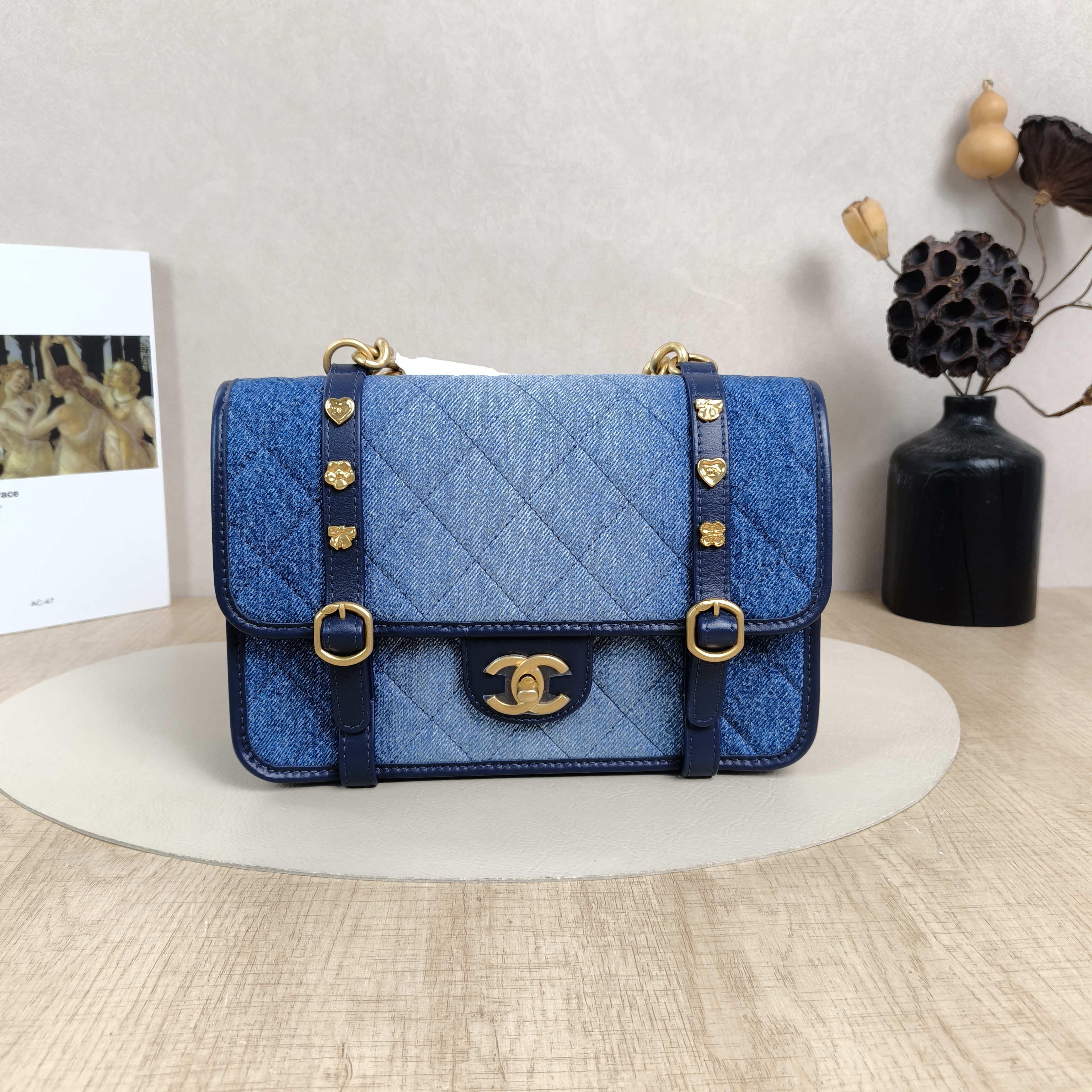 Chanel Crossbody Bag24b Messenger Bag Blue One Size24.5 × 8 × 16.5 cm
