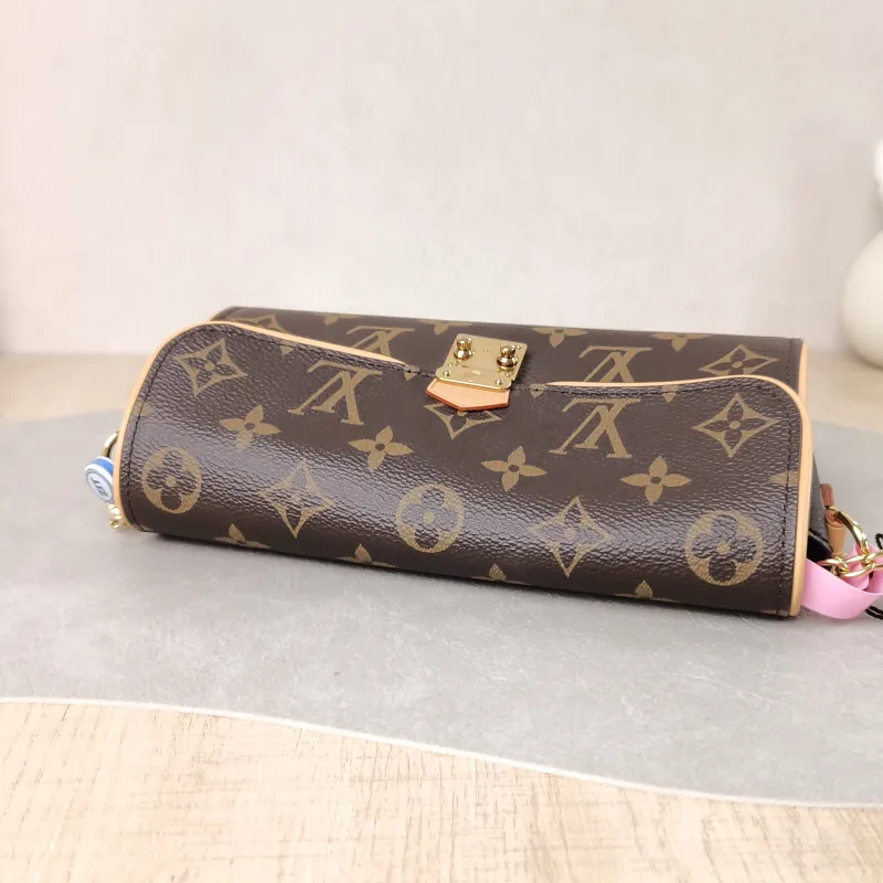 Louis Vuitton Crossbody Bag POCHETTE CAMILLE Monogram PVC One Size 20.5 × 6 × 11 cm — detail view 12 of 12