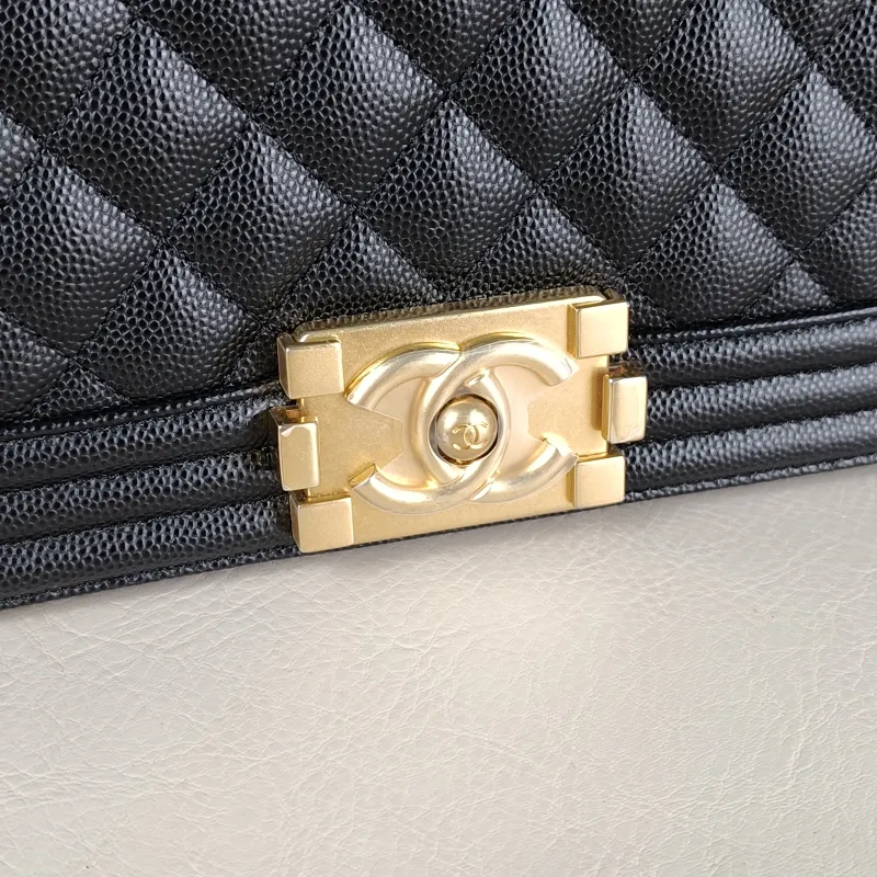 Chanel Crossbody Bag Le Boy​Black Grained Calfskin20.5 × 8.5 × 12 cm — detail view 1 of 15
