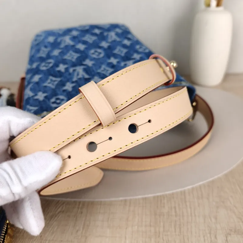 Louis Vuitton Top Handle Bag ALL IN BB Blue BB16 × 12 × 18 cm — detail view 5 of 10