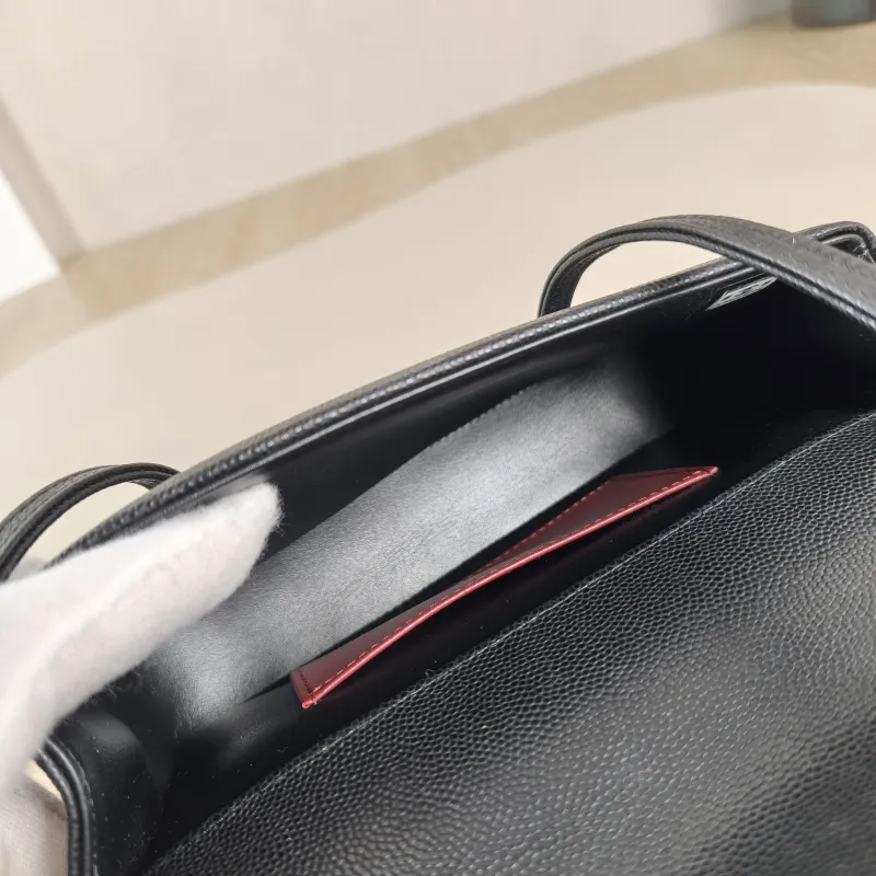 Chanel Crossbody Bag 26p preppy coco Black Grained Calfskin Mini 17 × 5 × 11.5 cm — detail view 3 of 12
