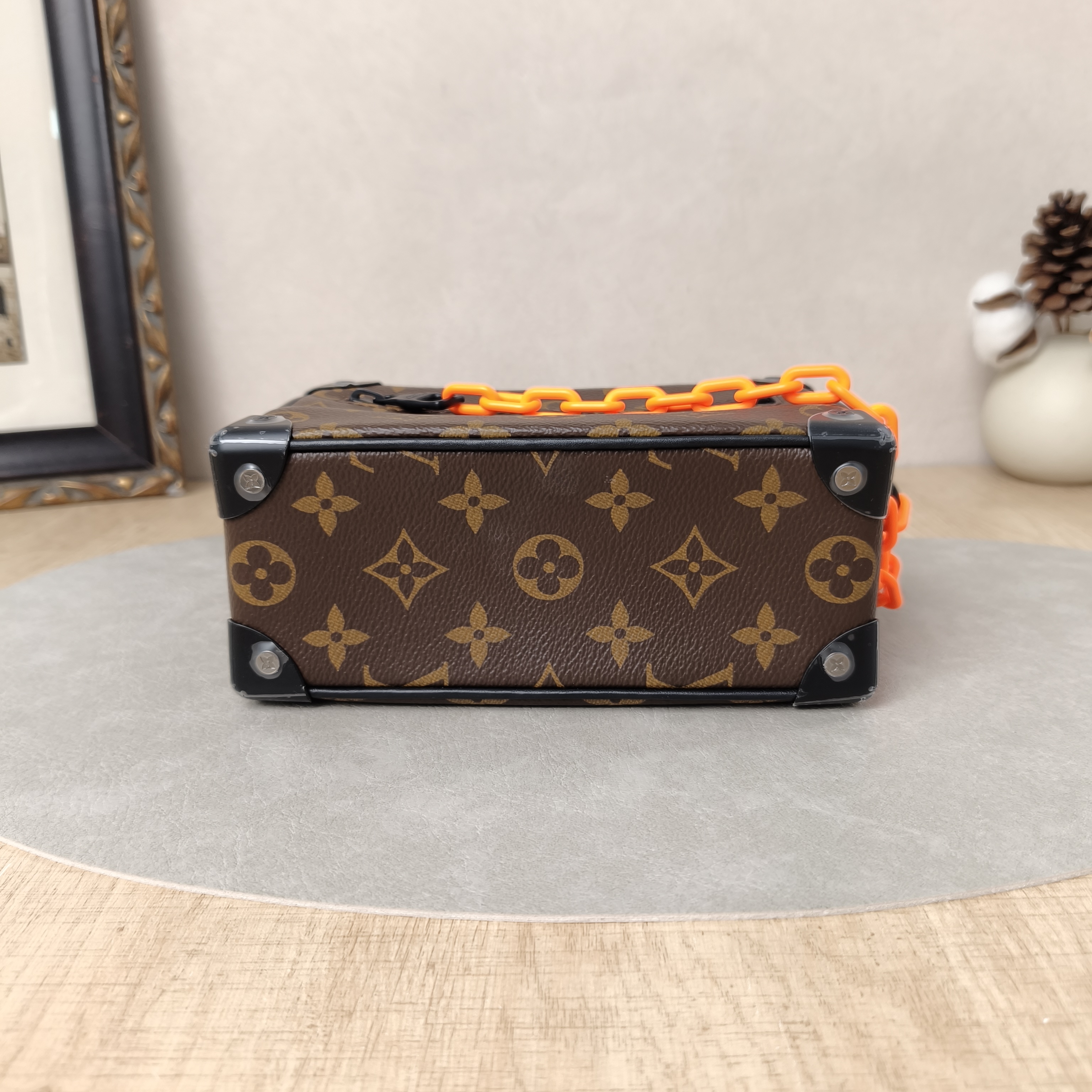 Louis Vuitton Crossbody Bag SOFT TRUNK Box Monogram PV Cmini18.5 × 8 × 13 cm — cover view 2 of 6