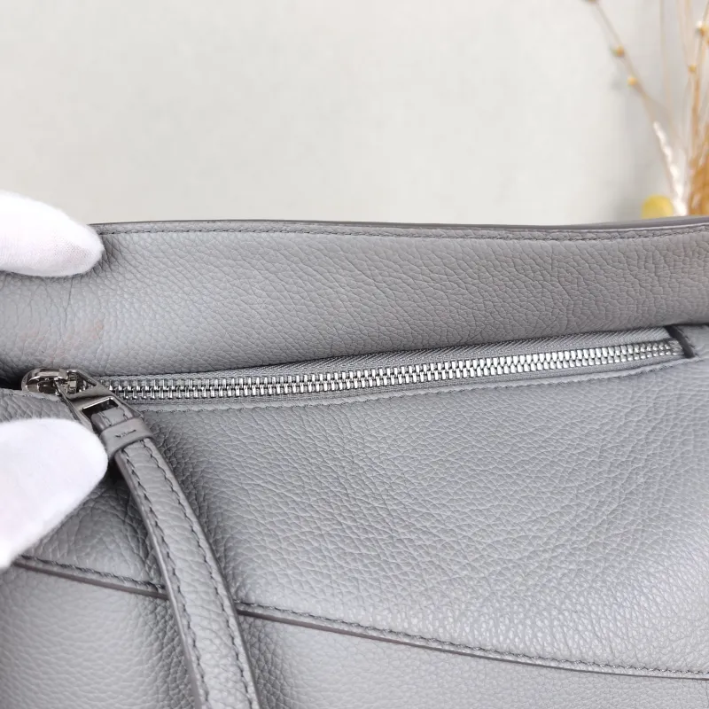 LOEWE Crossbody Bag Puzzle Grey CC alfskin Small24 × 10.5 × 16.5 cm — detail view 13 of 14