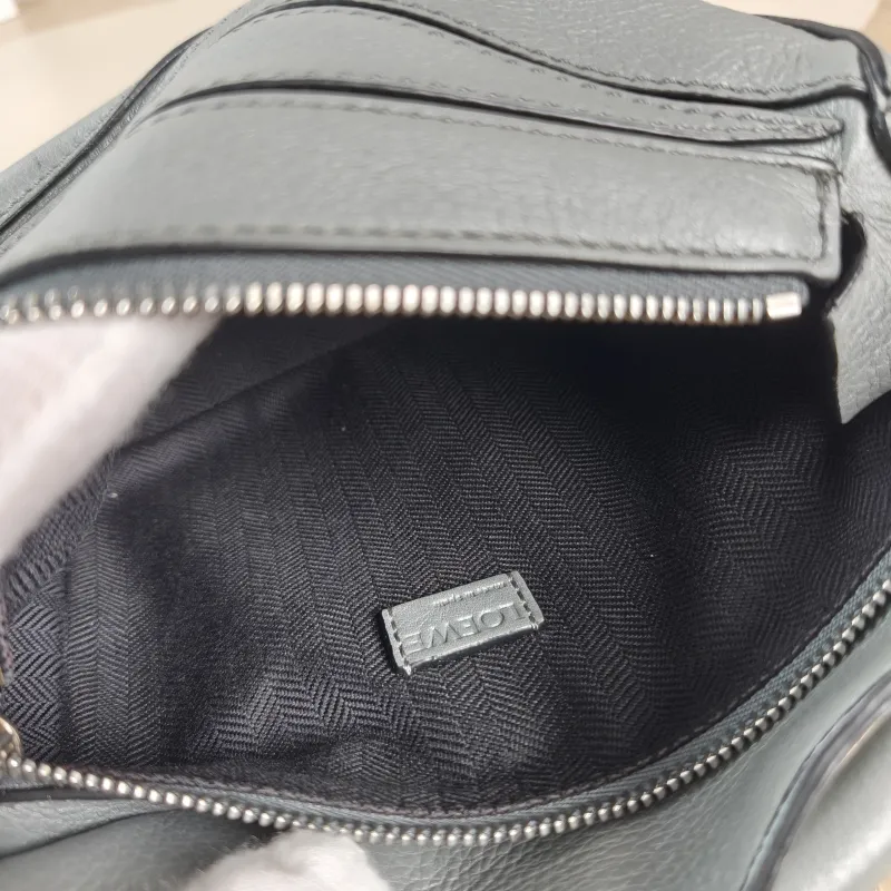LOEWE Crossbody Bag Puzzle Grey Calfskin Mini 18 × 8 × 12.5 cm — detail view 6 of 11