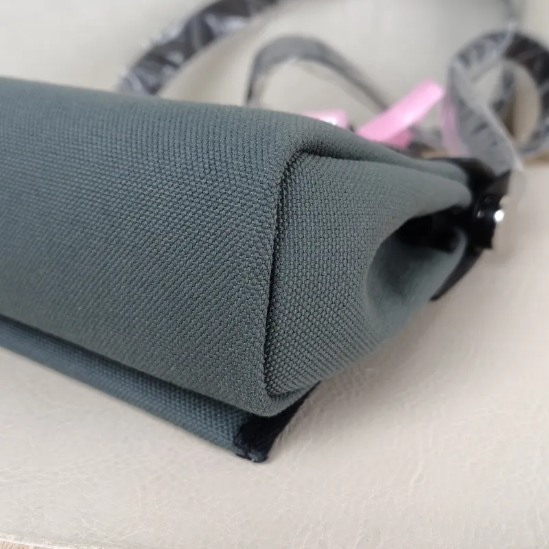Hermès Crossbody Bag Herbag Zip 20 Calfskin，Canvas Mini 20.5 × 7 × 16.5 cm K — detail view 14 of 14