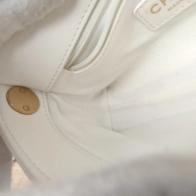Chanel Crossbody Bag 25k cf Collection Top Handle Bag White Gold Grained Calfskin One Size 20 × 5 × 13 cm — detail view 5 of 13