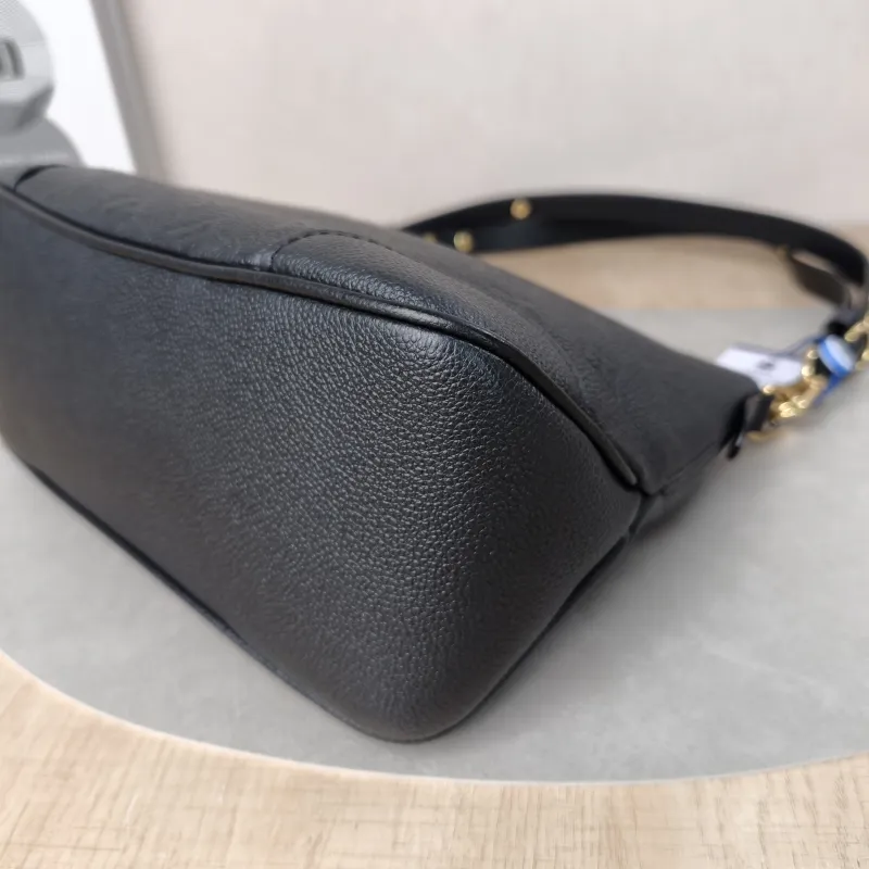 Louis Vuitton Crossbody Bag Boulogne Black Empreinte Embossed Calfskin Small26 × 9.5 × 16 cm — detail view 1 of 15