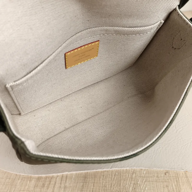 Louis Vuitton Crossbody Bag Satchel Messenger Bag Green PVC Mini 19.5 × 6 × 15 cm — detail view 12 of 12