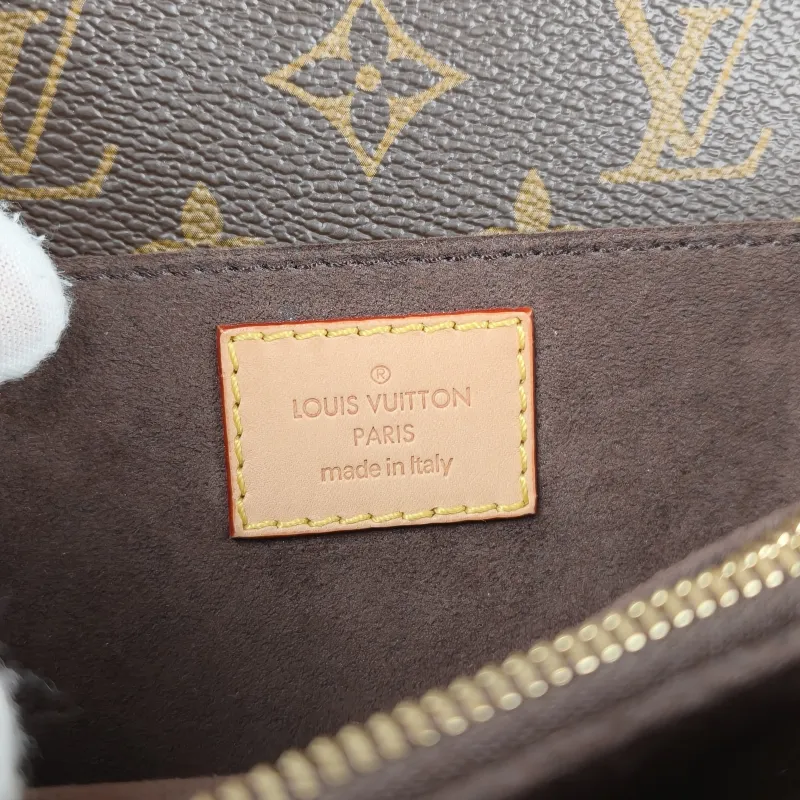 Louis Vuitton Crossbody Bag Pochette Métis East West Monogram PVC Small 21.5 × 6 × 13.5 cm — detail view 17 of 17