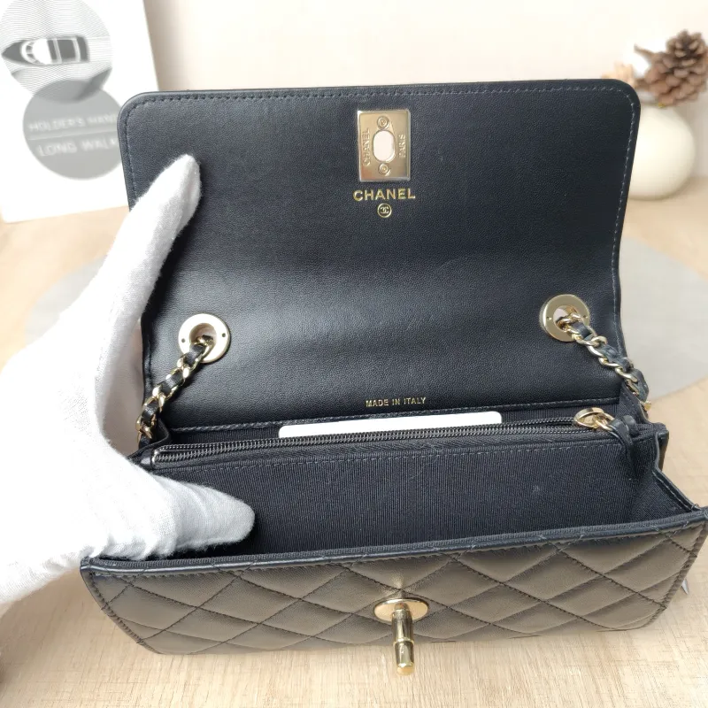 Chanel Crossbody Bag trendy cc woc Black Lambskin Mini 19.2 × 3.5 × 12.3 cm — detail view 1 of 11