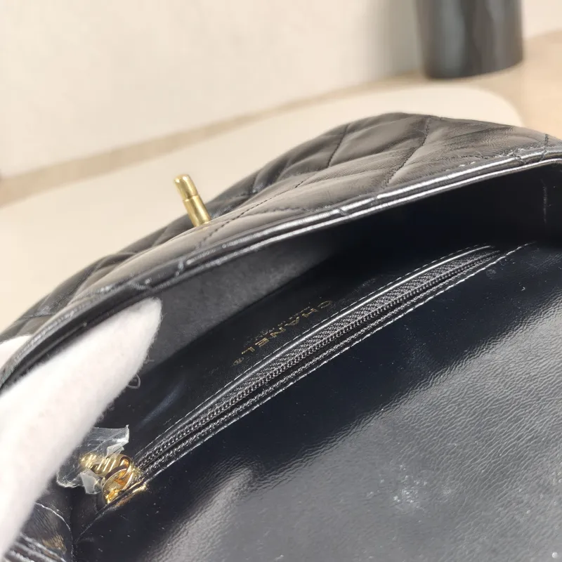 Chanel Crossbody Bag 24b Black Lambskin Mini 19 × 8.5 × 14 cm — detail view 11 of 13