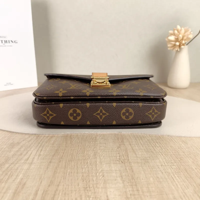 Louis Vuitton Crossbody Bag Pochette Métis East West Monogram PVC Small21.5 × 6 × 13.5 cm — cover view 3 of 5