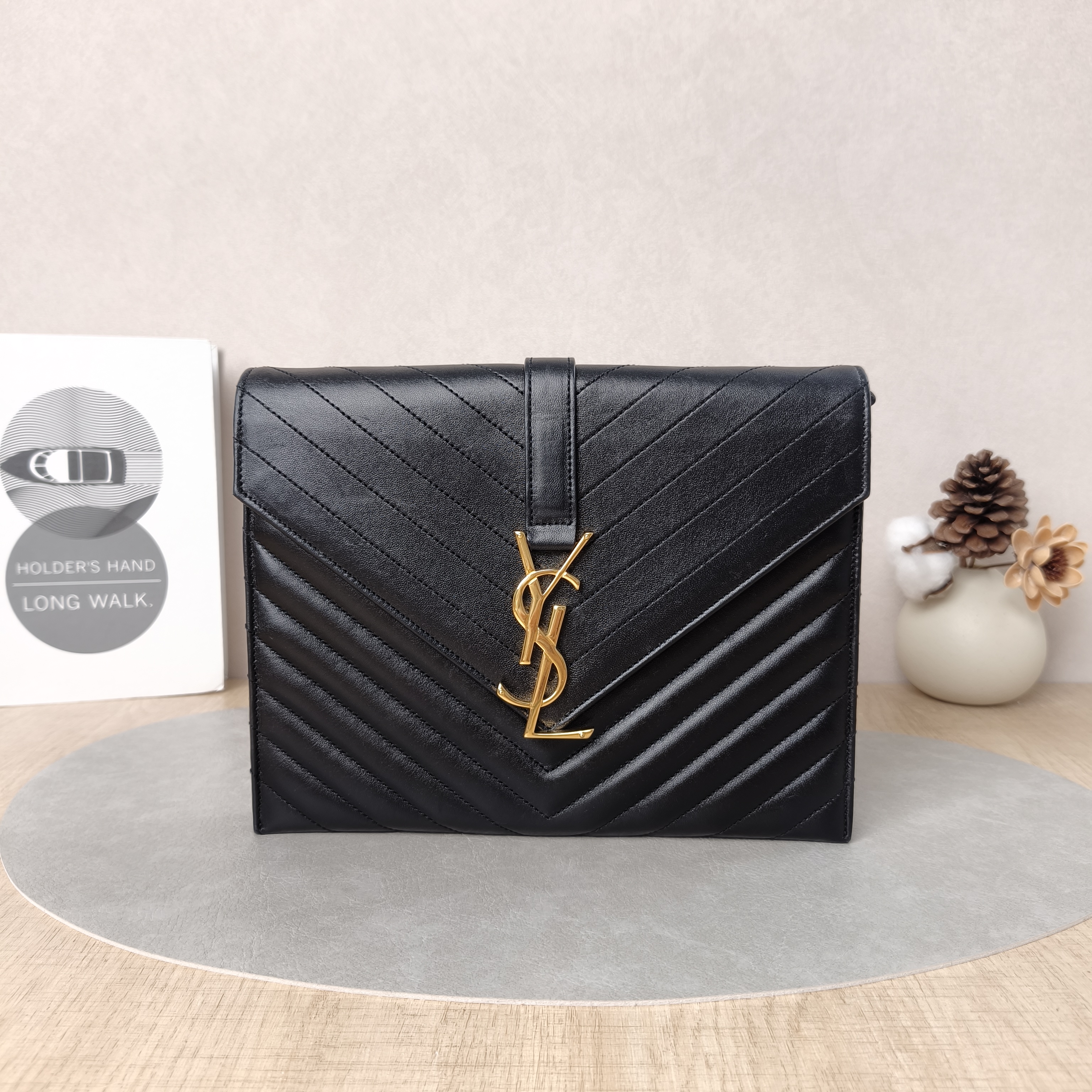 SAINT LAURENT Crossbody Bag ENVELOPE Black Calfskin Medium24 × 3 × 19 cm