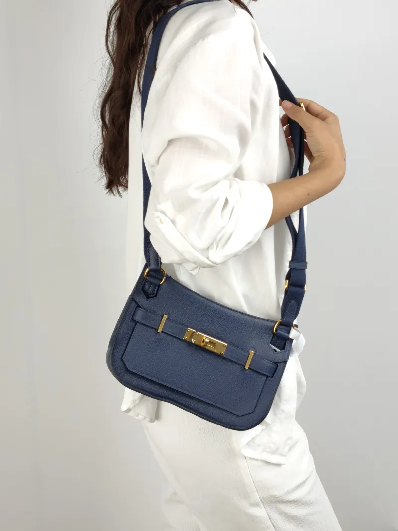 Hermès Crossbody Bag Jypsiere 23 73 Evercolor Calfskin Mini 23 × 5 × 17 cm K — on-model view 2 of 2