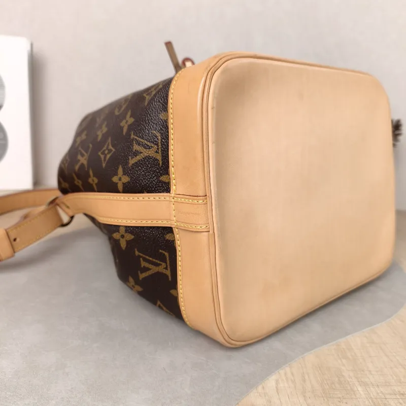 Louis Vuitton Shoulder Bag Petit Noé Bucket Bag Monogram PVC Small 27 × 21 × 27 cm — detail view 7 of 12
