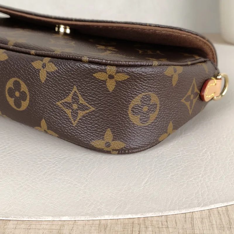 Louis Vuitton Crossbody Bag IVY Monogram PVC Small23.5 × 4.3 × 12 cm — detail view 6 of 12