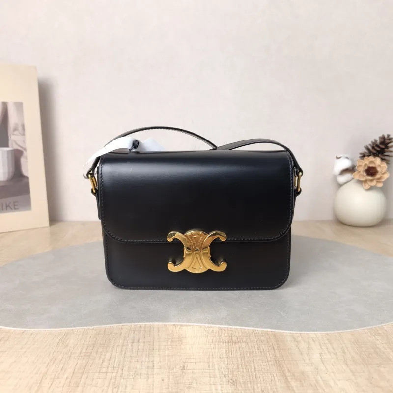 CELINE Crossbody Bag Teen Triomphe Black CC alfskin Small 18.5 × 6 × 14 cm