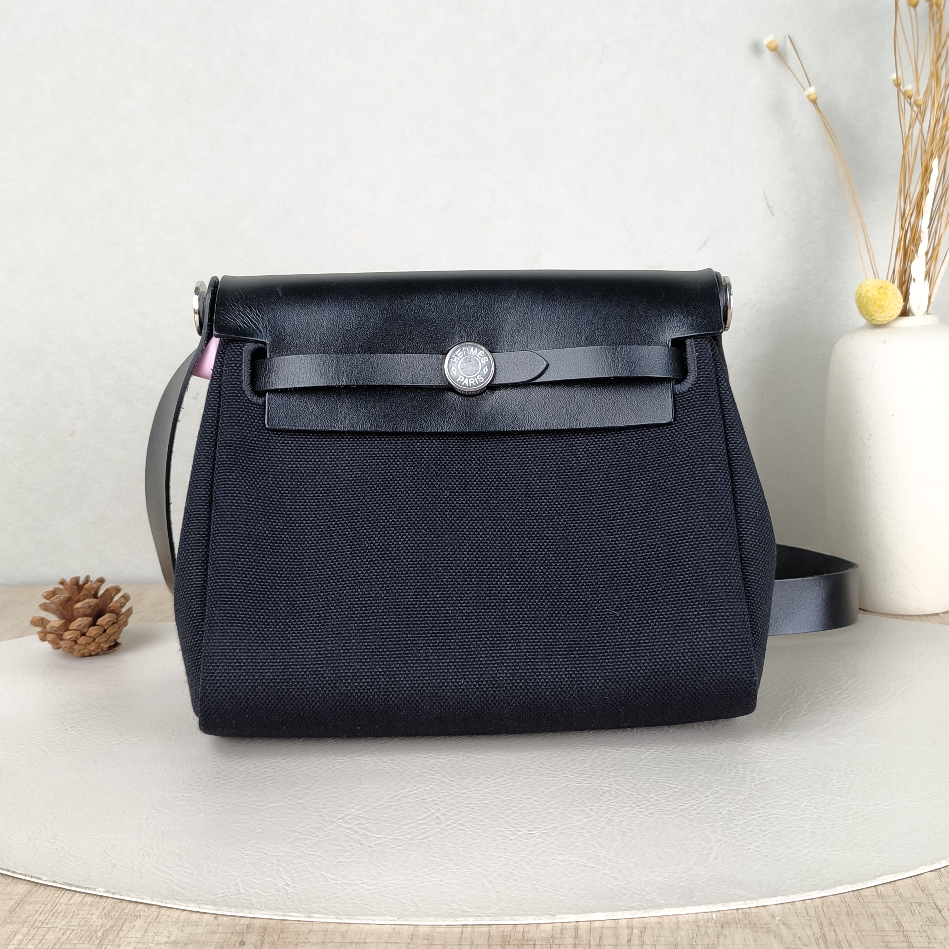 Hermès Crossbody Bag Herbag Zip 20Black Calfskin，Canvasmini20.5 × 7 × 16.5 cm