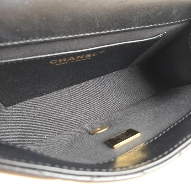 Chanel Crossbody Bag Pearl Black Lambskin Small 19 × 6 × 14 cm — detail view 6 of 11