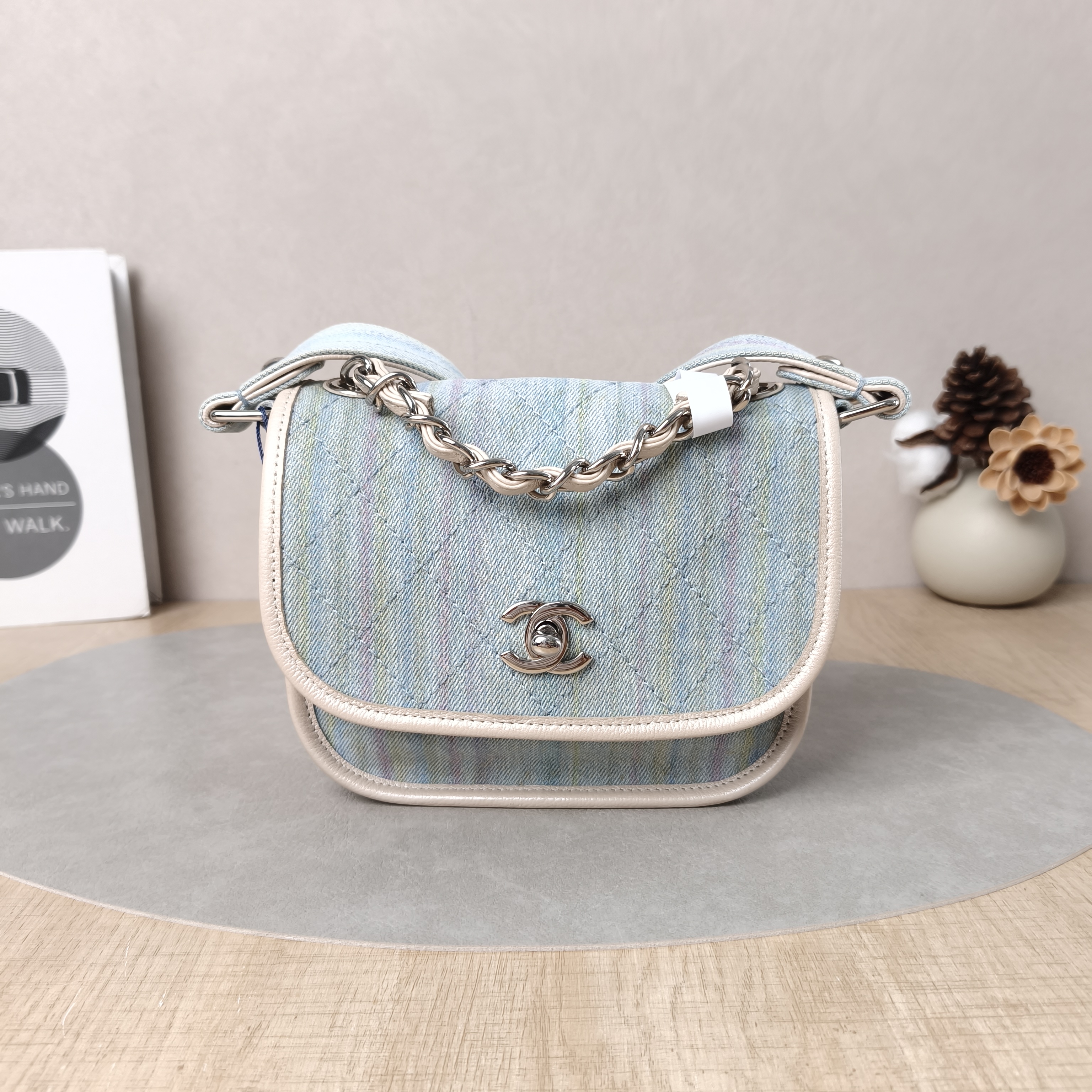 Chanel Crossbody Bag Crossbody Bag One Size17 × 6 × 14 cm