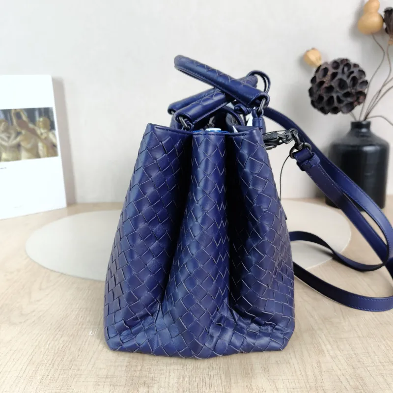 Bottega Veneta Top Handle Bag Roma Calfskin One Size31 × 15 × 20 cm — detail view 10 of 12
