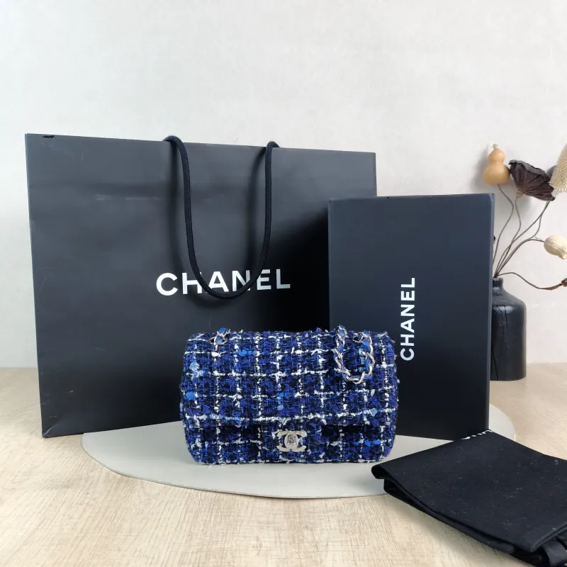 Chanel Crossbody Bag Classic Flap Large Mini CF Mini Blue mini 20 × 6 × 12 cm — cover view 2 of 6