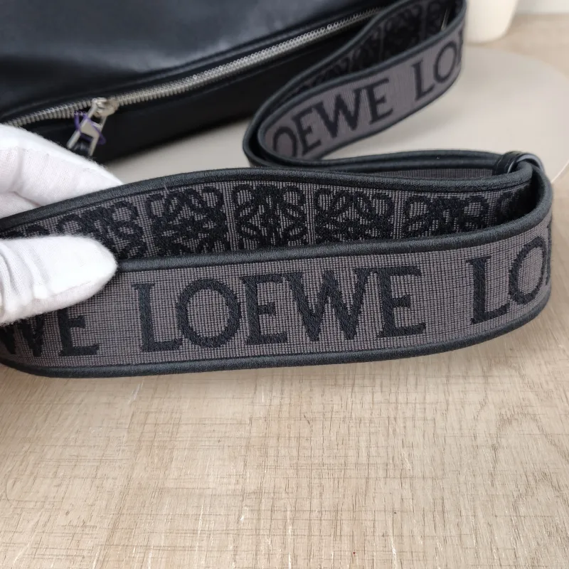 LOEWE Crossbody Bagcubi Crossbody Bag Black Calfskin Small29.5 × 10 × 22 cm — detail view 6 of 10