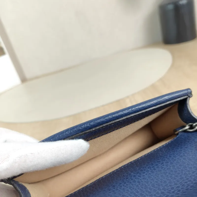 GUCCI Crossbody Bag Dionysus Navy Calfskinmini16.5 × 4.5 × 10 cm — detail view 5 of 13
