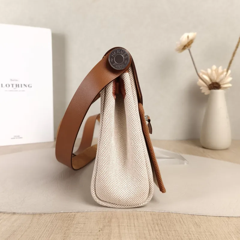 Hermès Shoulder Bag Herbag Zip 20 Beige Canvas mini20 × 7 × 17 cm — detail view 4 of 12
