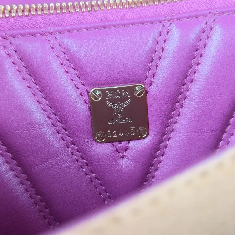 MCM Crossbody Bag Crossbody Bag Calfskin One Size 21 × 4 × 19 cm — detail view 5 of 17