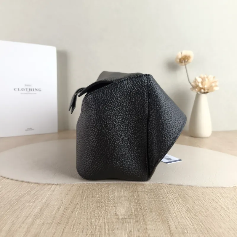 LOEWE Belt Bag Puzzle Belt Bag Black CC alfskin Small 24 × 10.5 × 16 cm — detail view 11 of 13