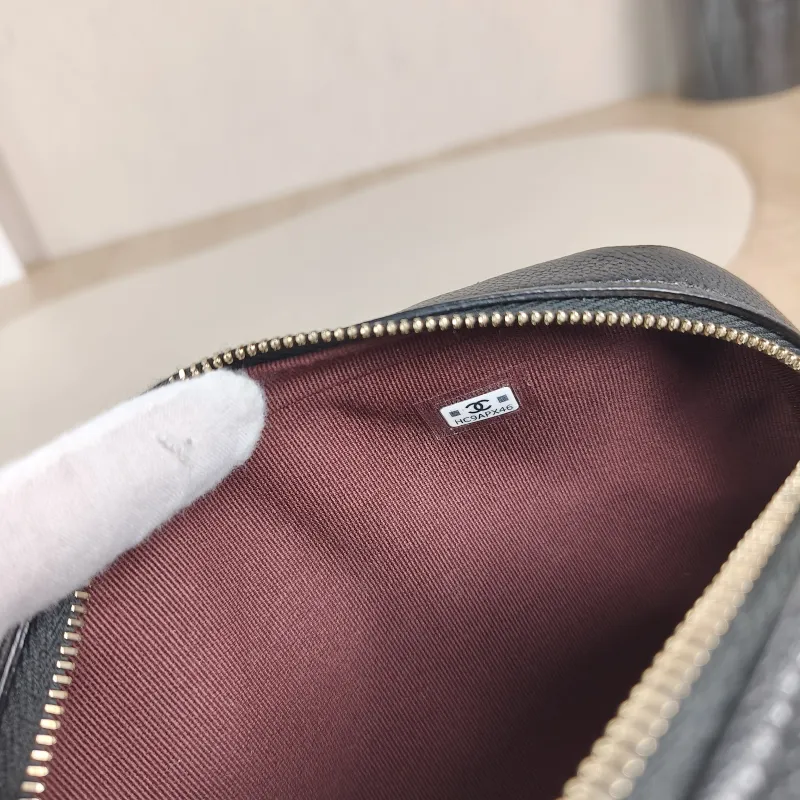 Chanel Shoulder Bag Bowling Bag Black Calfskin One Size19.5 × 5.5 × 12 cm — detail view 12 of 12
