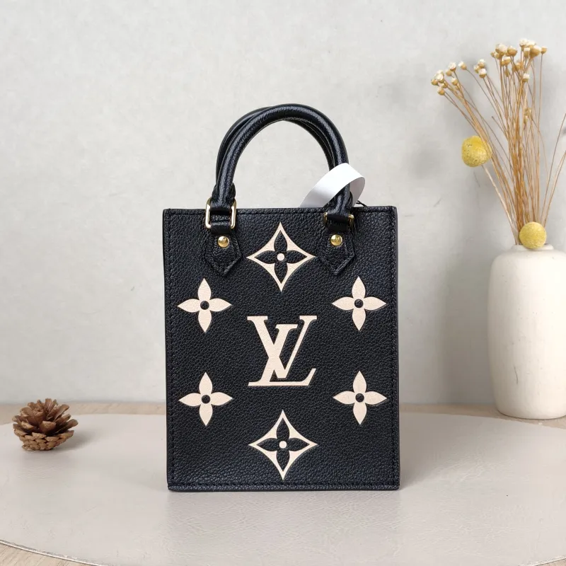 Louis Vuitton Crossbody Bag PETIT SAC PLAT Mini Calfskin Mini 14 × 5 × 17 cm